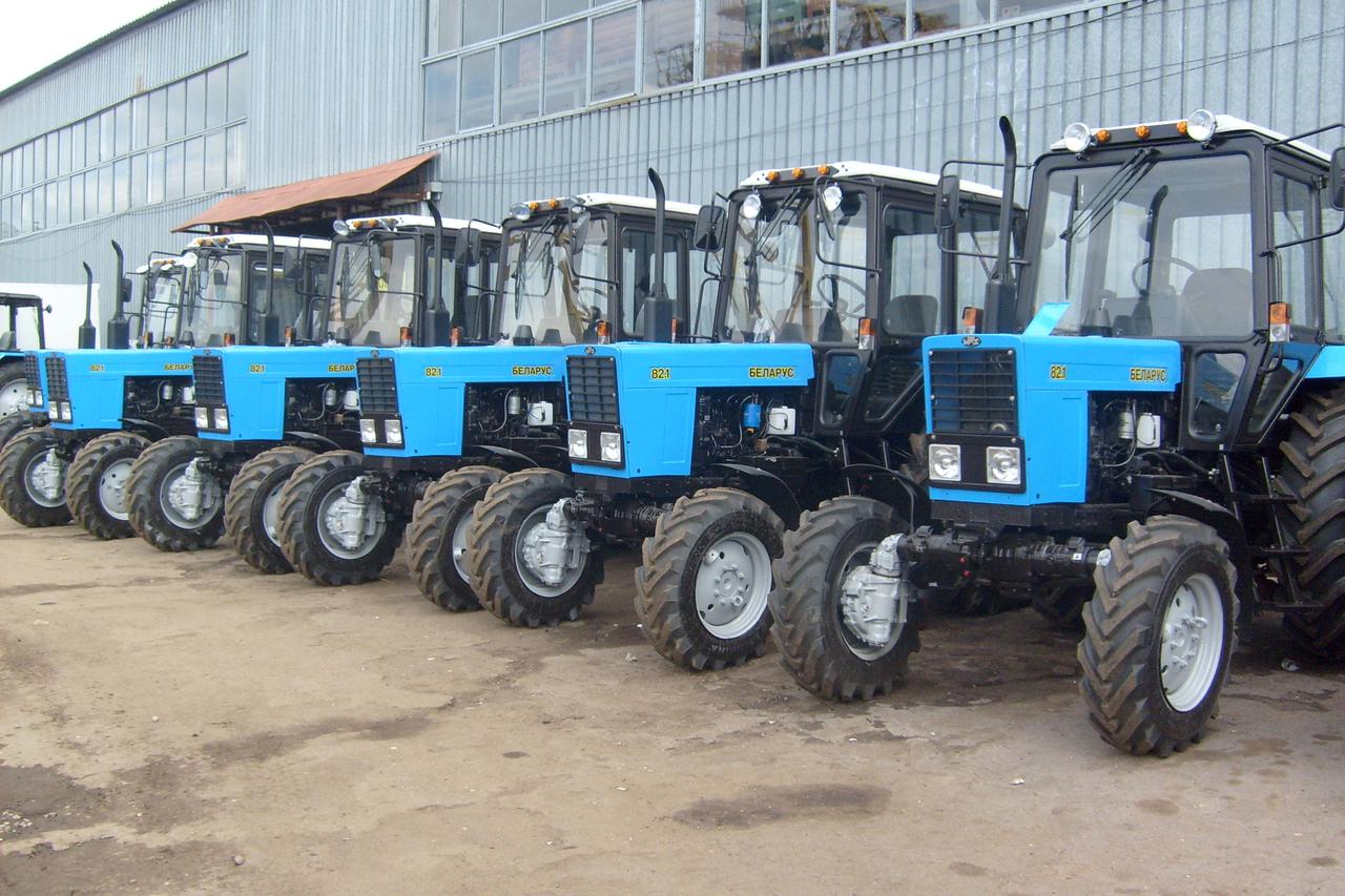 Арендовать коммунальный трактор МТЗ в СПБ